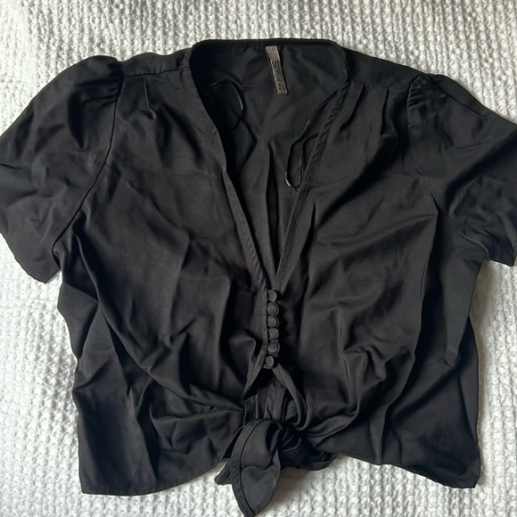 Zara black cropped front tie top - Picture 1 of 4